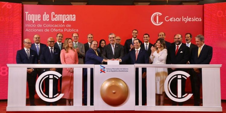 Abinader anuncia colocación de la primera oferta pública de acciones del país