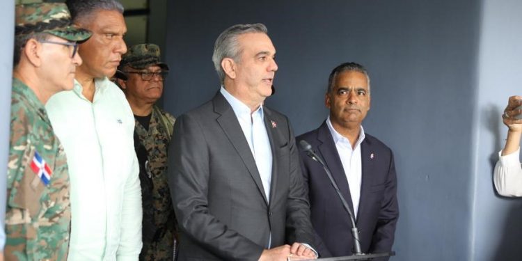 Abinader informa que fueron capturados cinco de los delincuentes más buscados en RD