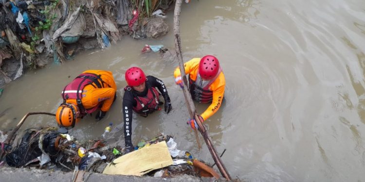 Defensa Civil busca hombre se habría lanzado a cañada Guajimía