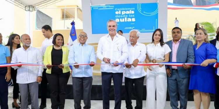 Gobierno inicia año escolar y destaca aportes para lograr una educación de calidad