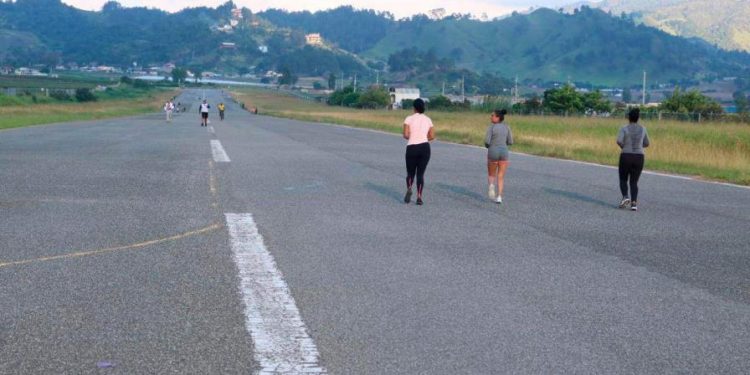 Abinader crea el Fideicomiso ProAeropuertos para impulsar las terminales aéreas de RD