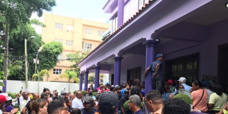 Desorden en asamblea de la Casa Nacional del PLD