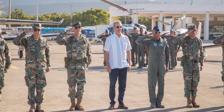 Presidente Abinader inaugura destacamento Comando Sur y tres destacamentos navales en Barahona