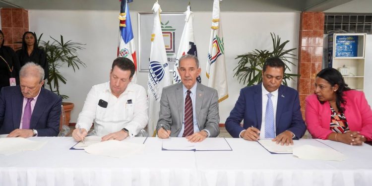 Alianza entre la Liga Municipal, Unicaribe y el ICE formará aspirantes a cargos municipales Santo Domingo