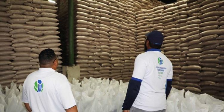 Pro Consumidor interviene almacenes para evitar acaparamiento y especulación con el azúcar