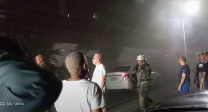 Ocho vehículos destruidos y otros 11 afectados en incendio en Santiago