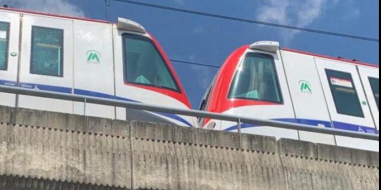 Chocan dos trenes del Metro de Santo Domingo en Villa Mella