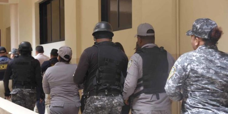 Aplazan conocimiento de medida de coerción contra dueños de Vidal Plast