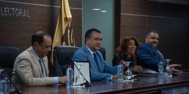 Partidos y JCE buscarán hoy salida al proselitismo en campaña