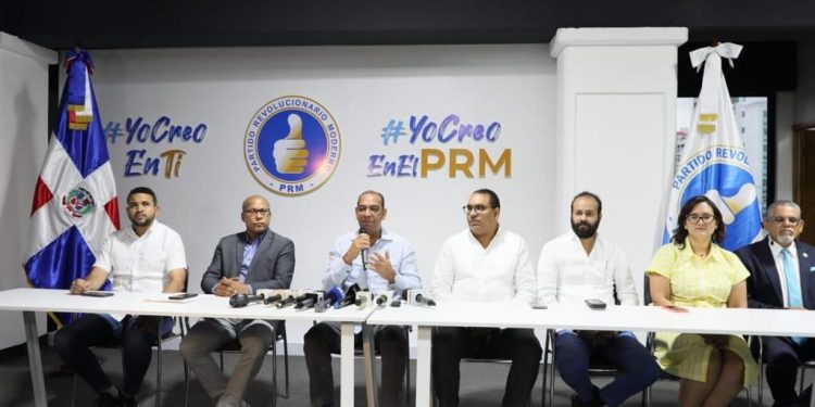 PRM elige a sus siete candidatos a diputados de ultramar