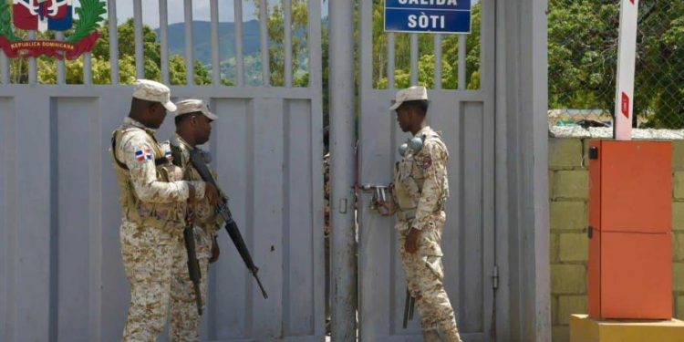 Empresarios mantienen apoyo a cierre de la frontera; comerciantes piden flexibilizar medida