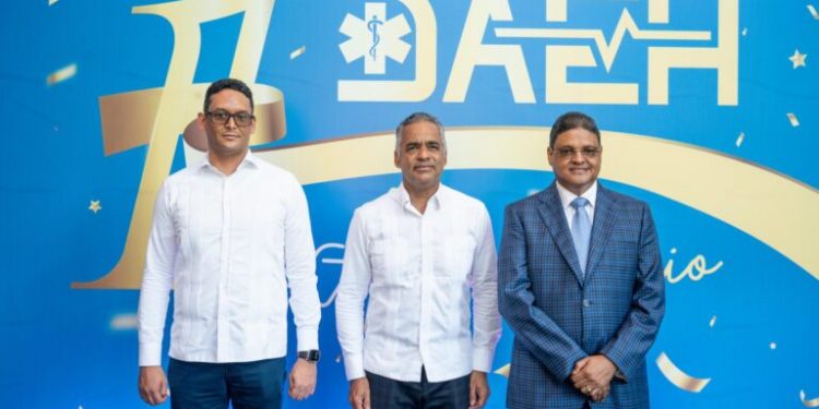 Gobierno entregará 150 ambulancias a la DAEH el próximo año