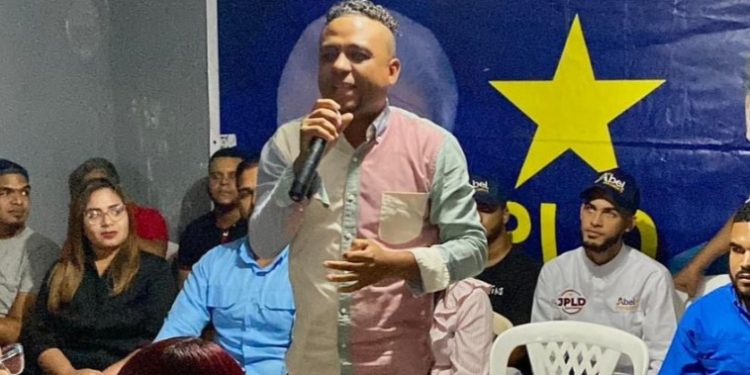 Renuncia del PLD Ex precandidato a Regidor y presidente de la Juventud Santiago Oeste Raúl Vargas Sánchez ( Pochocho )