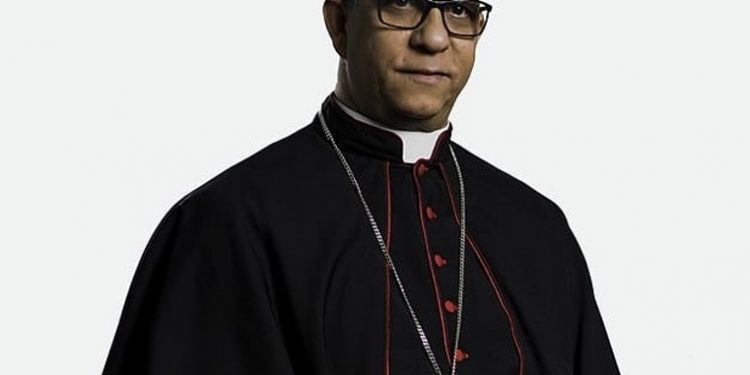 El papa designa a monseñor Héctor Rodríguez nuevo arzobispo de Santiago