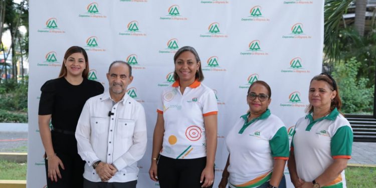 Cooperativa La Altagracia realizó su primera feria de emprendedores en el parque Duarte