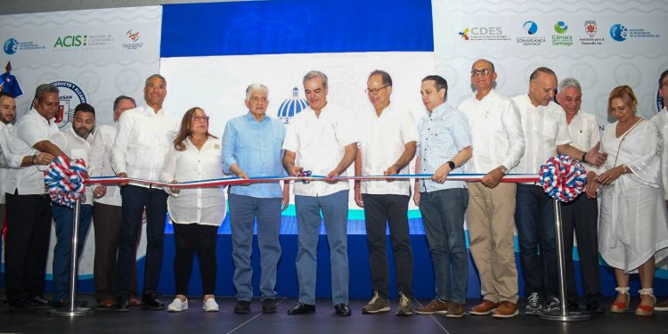 Presidente inaugura soluciones aguas residuales por más de 460 millones de pesos