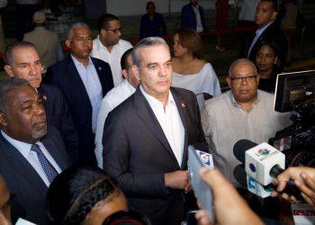 Presidente Abinader afirma que nadie en su sano juicio puede pensar que se va a privatizar la Maternidad de Los Mina