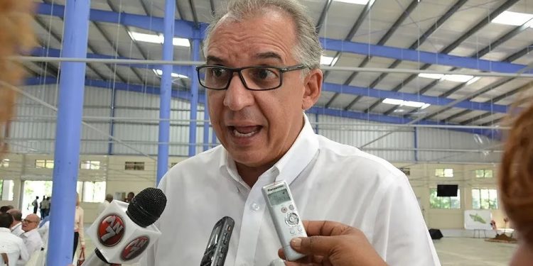 APEDI no acepta renuncia de Fernando Capellán; le otorgan licencia para atender CODEVI