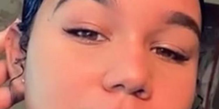 Baní: Muere una joven aplastada por una columna cuando se mecía en una hamaca en su casa