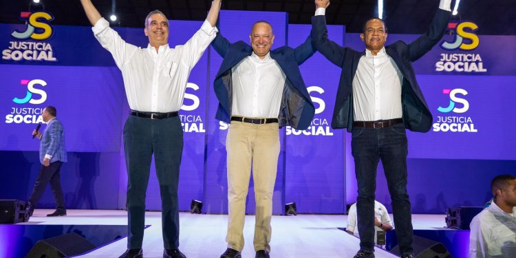 PARTIDO JUSTICIA SOCIAL DE JULIO CESAR VALENTIN PROCLAMA A ULISES RODRÍGUEZ COMO SU CANDIDATO A ALCALDE DE SANTIAGO