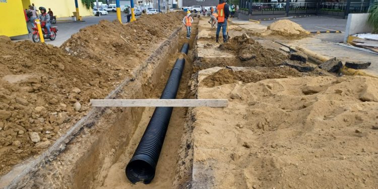 Coraasan inicia construcción colector Ave. Juan Pablo Duarte-calle Maimón