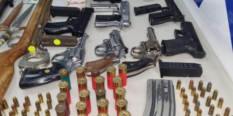 Imponen 18 meses de prisión contra seis personas por tráfico internacional de armas de fuego