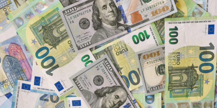 El euro se estabiliza por encima de 1,05 dólares