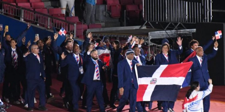 RD desfila por ocasión 17 en ceremonia Juegos Panamericanos