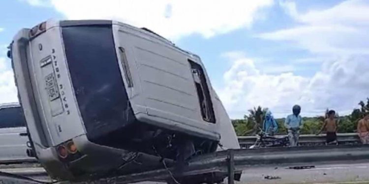 Identifican dos de los tres muertos del vuelco de yipeta en autovía del Este