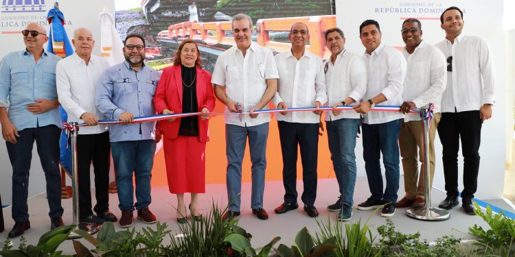 Presidente Abinader deja inaugurado el puente de Pontón en la Vega