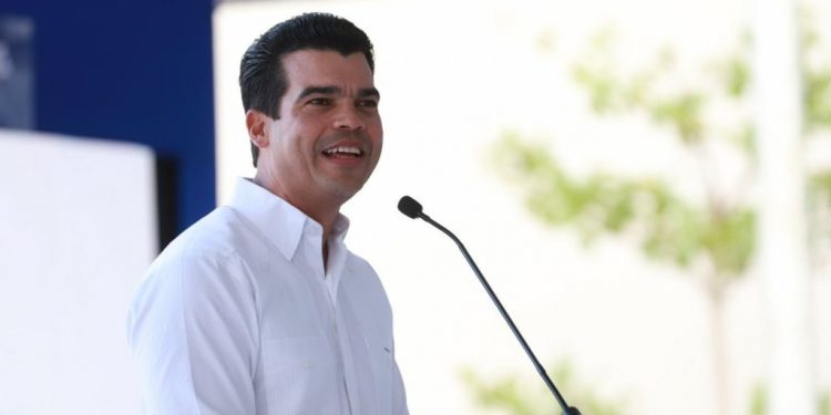 Director de Inapa supervisa obra tras suspensión paso vehicular en puente Gurabito, Santiago