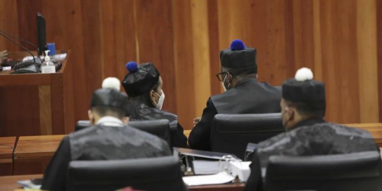 Acusado de ser testaferro de Alexis Medina presenta licencia médica y aplazan juicio de fondo