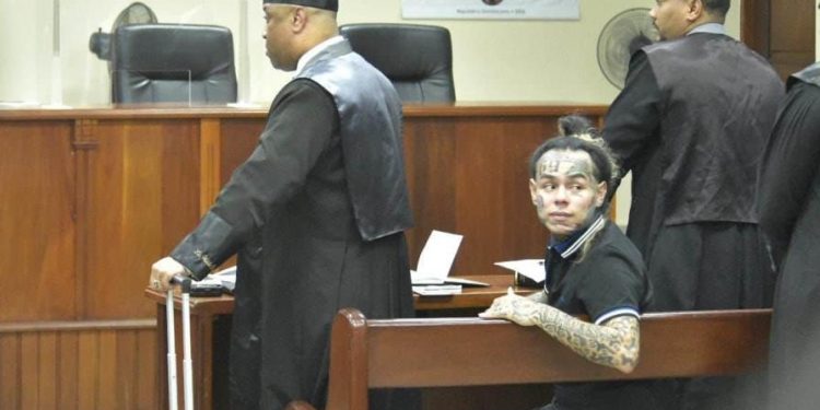 Supuestas víctimas de Tekashi piden 20 millones de dólares de indemnización