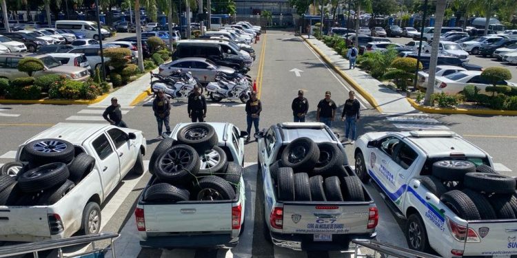 Desmantelan presunta banda dedicada al robo gomas de repuesto de vehículos de alta gama