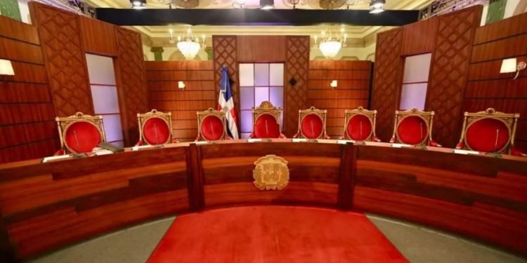 Estos son los 117 aspirantes al Tribunal Constitucional