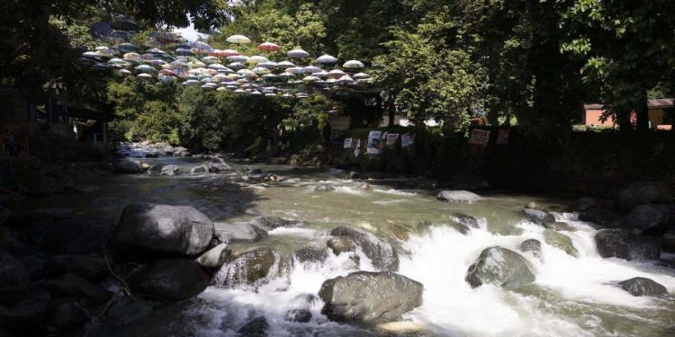 Clausuran provisionalmente negocios en ríos de Bonao tras crecida del Fula
