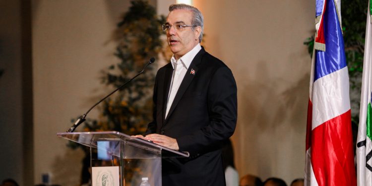 Presidente Abinader asegura no se ha autorizado importación de carnes al país desde Brasil