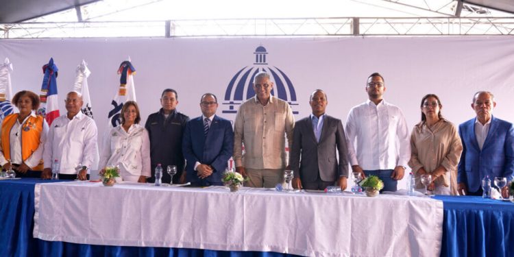 Ministro Interior y Policía anuncia todas las calles del país serán iluminadas para reducir delincuencia