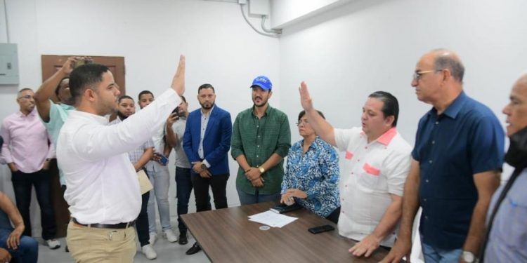 La Juventud Revolucionaria Moderna (JRM) de la provincia de Santiago elige como presidente a Fidel Díaz