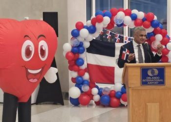 Cónsul Holi Matos encabeza lanzamiento de nuevo vuelo de Jet Blue Orlando-Santiago de los Caballeros