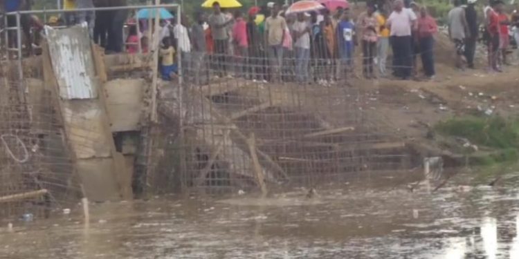 Crecida del río Masacre afecta trabajos de construcción en canal haitiano