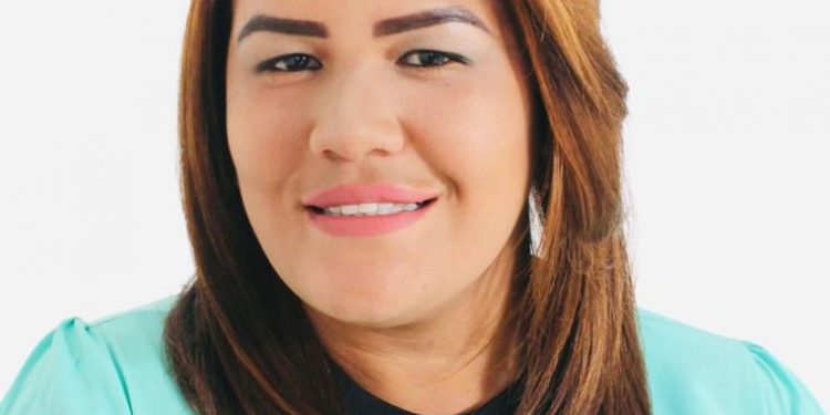 Renuncia del PLD candidata alcaldesa de Hondo Valle