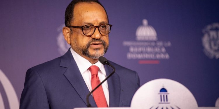 Consultor jurídico reacciona ante falsa versión de reunión con presidente de la JCE