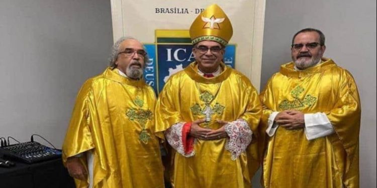 El padre Rogelio Cruz abandona la Iglesia Católica Romana y se va a otra denominación cristiana