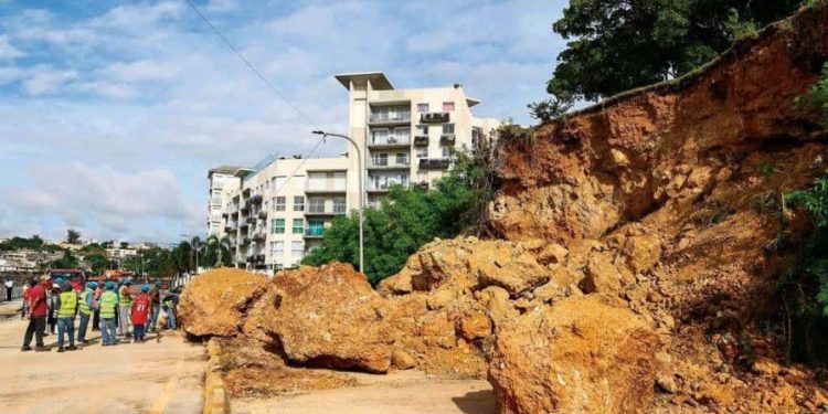 Disturbio tropical provocó más estragos el lunes