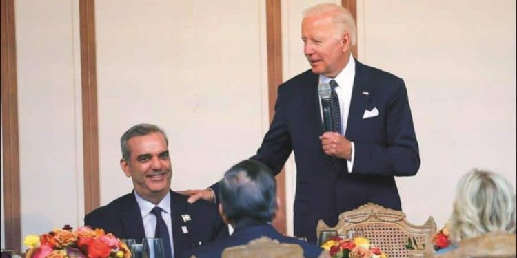 Joe Biden sostendrá una "reunión bilateral" con Abinader en la que se hablará de Haití
