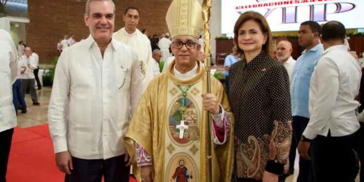 Monseñor Héctor Rafael Rodríguez asumió como arzobispo de Santiago