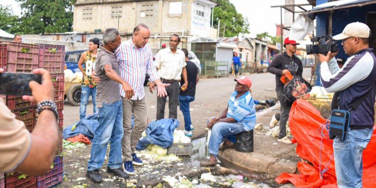 Ulises Rodríguez deplora abandono del mercado Hospedaje; dice su gestión lo convertirá en espacio moderno y de integración