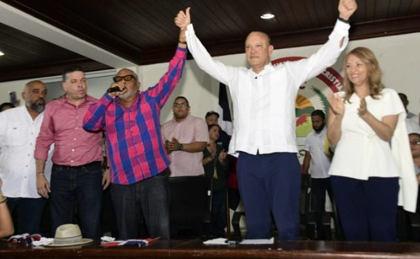PRSC proclama a Ulises como su candidato a la alcaldía de Santiago