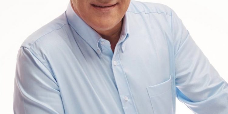 Exalcalde Gilberto Serulle arremete contra Abel Martínez y lo emplaza a comparar gestiones mediante un debate.